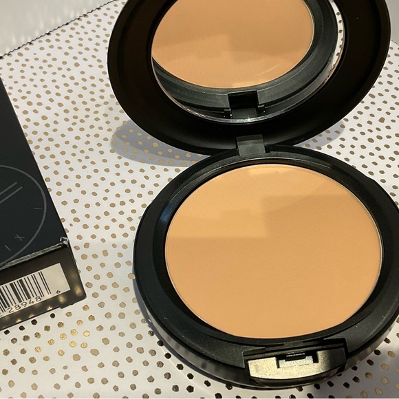 MAC Studio Fix Powder Plus Foundation C4.5 - Picture 9 of 11